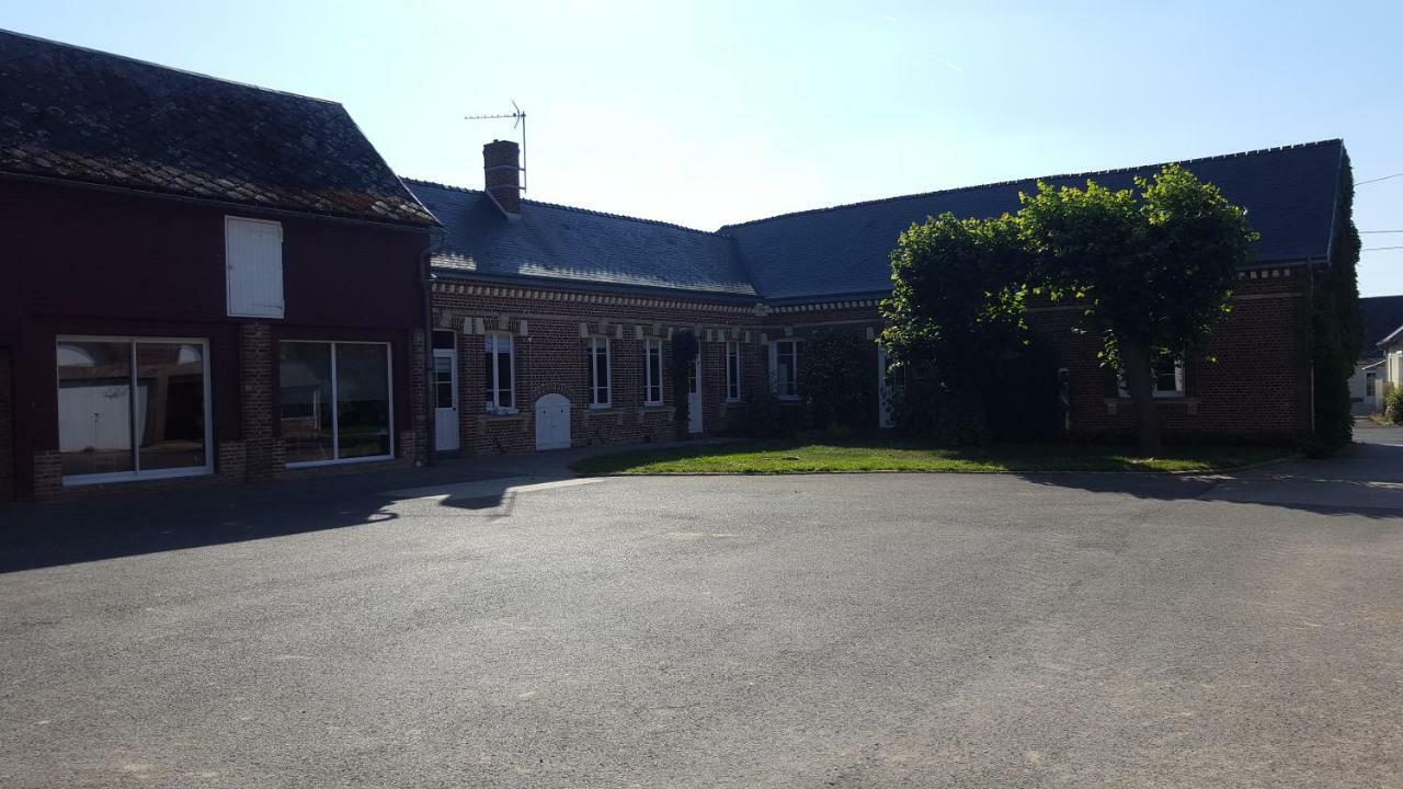 Logement A La Ferme Hangest-en-Santerre Exteriör bild